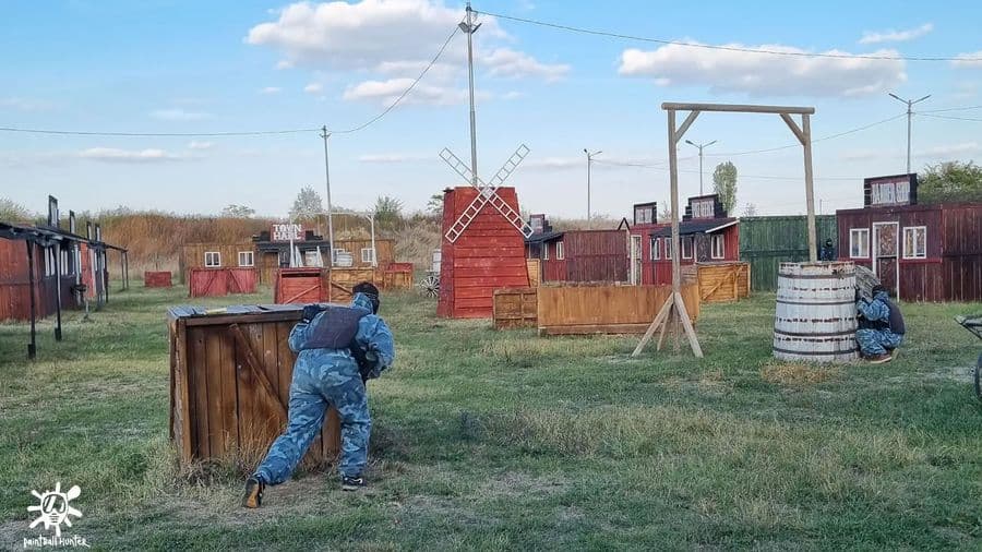 Evening scenario on the Westwood field, Paintball Hunter