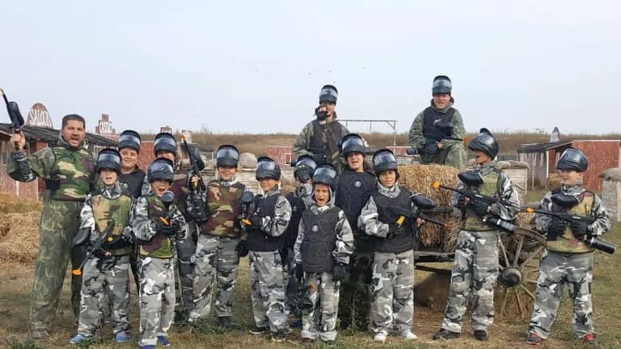 Group of kids at a paintball birthday party, KIDS field, Paintball Hunter Chiajna
