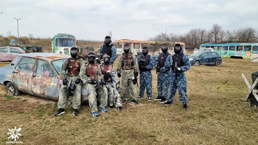 Area 51 field — real vehicles integrated into a post-apocalyptic set, Paintball Hunter Chiajna