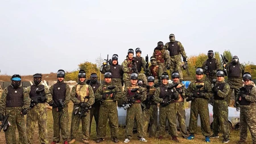 Team lined up before a scenario, Paintball Hunter